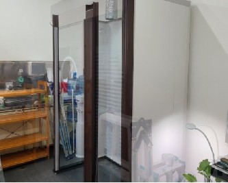 ガソリンスタンドの喫煙ブース施工事例01