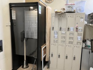 コンビニエンスストアの喫煙ブース施工事例01